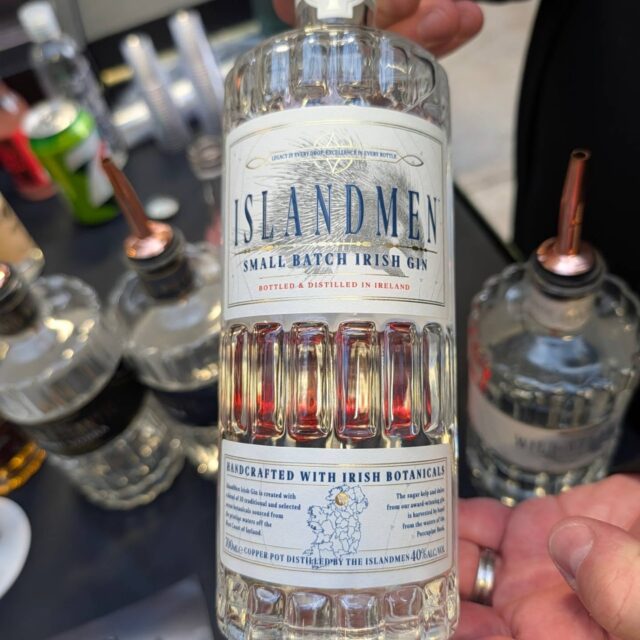 Craft Irish gin using seaweed from the Porcupine Bank (100 miles offshore) in the botanicals to mellow the edge. Nice clean gin! @wildatlanticdistillery