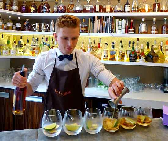 Yoann Saillard mixes Cognac Summit cocktails