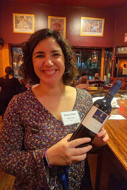 Beatriz Ochoa with Ochoa Reserva 2009 at Taberna de Haro