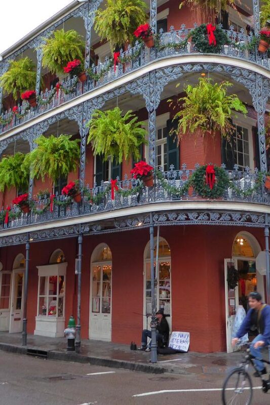 Eat, drink, and be merry in New Orleans at the holidays