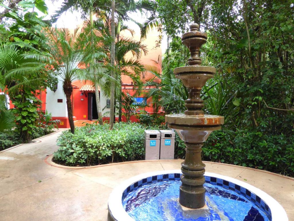 Cozumel fountain