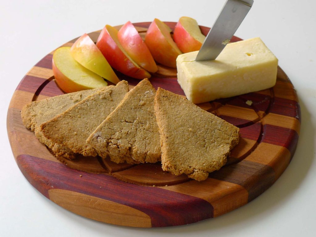 oatcakes with cheese and apple