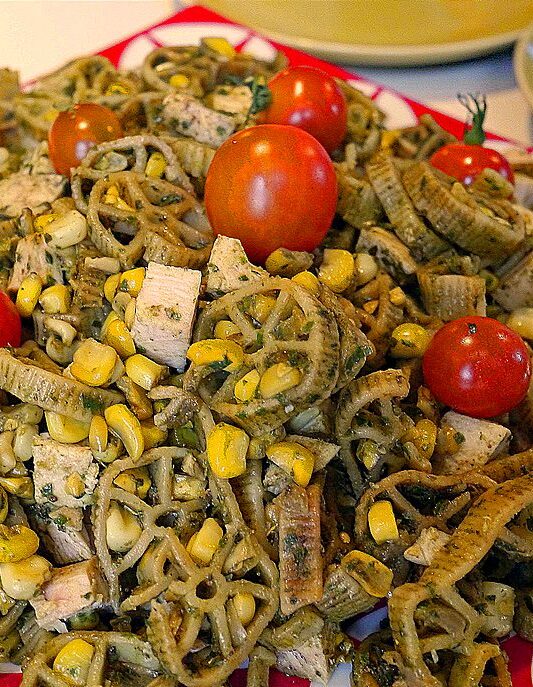 Summer travel picnic: pesto, chicken & corn