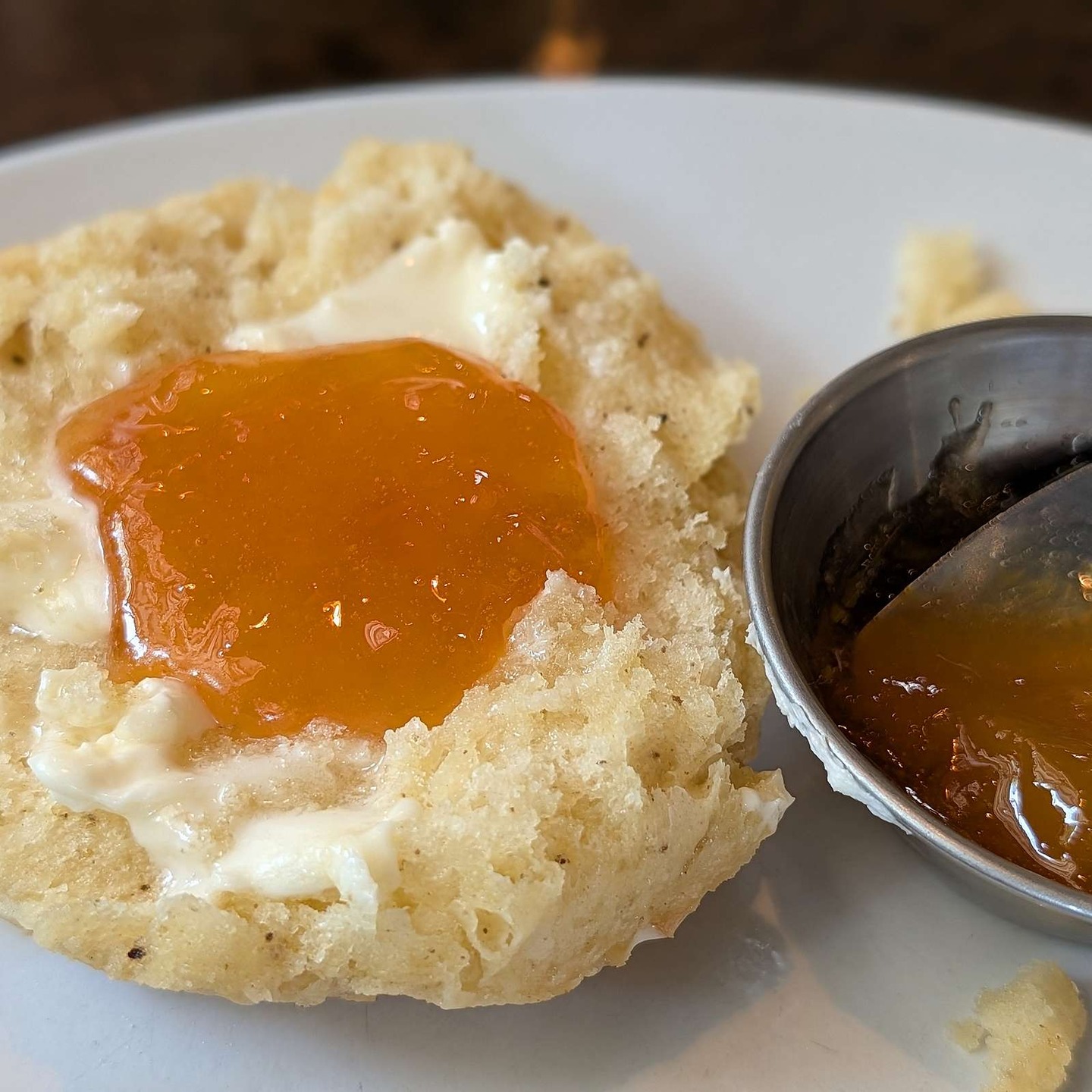 If breakfast really is the most important meal of the day, #Chattanooga has you well-covered between Petal and Pour and Big Bad Breakfast. @visitChatt @thepetalandpour @chatt_big https://hungrytravelers.com/early-diners-hit-the-jackpot-at-chattanooga-breakfast-spots/