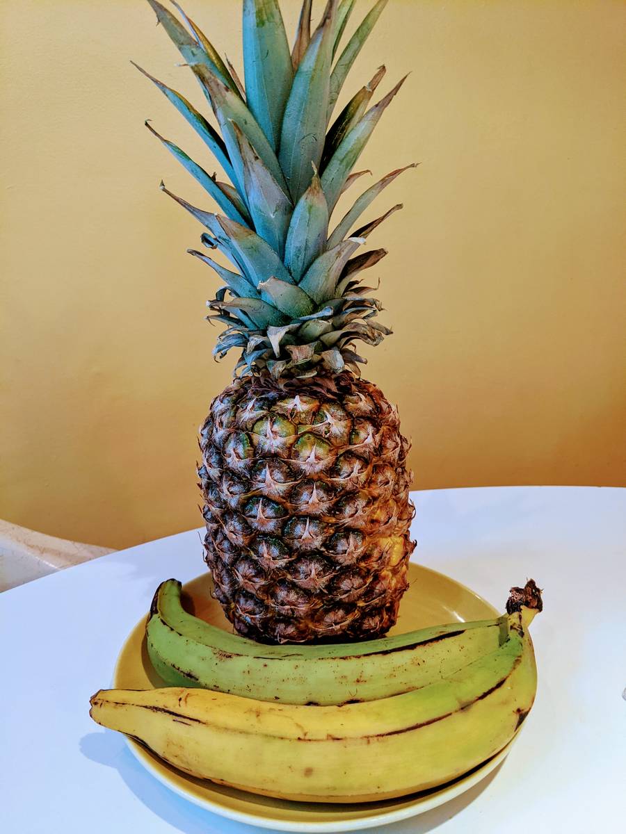 The fruit-laden surprise of manchamanteles
