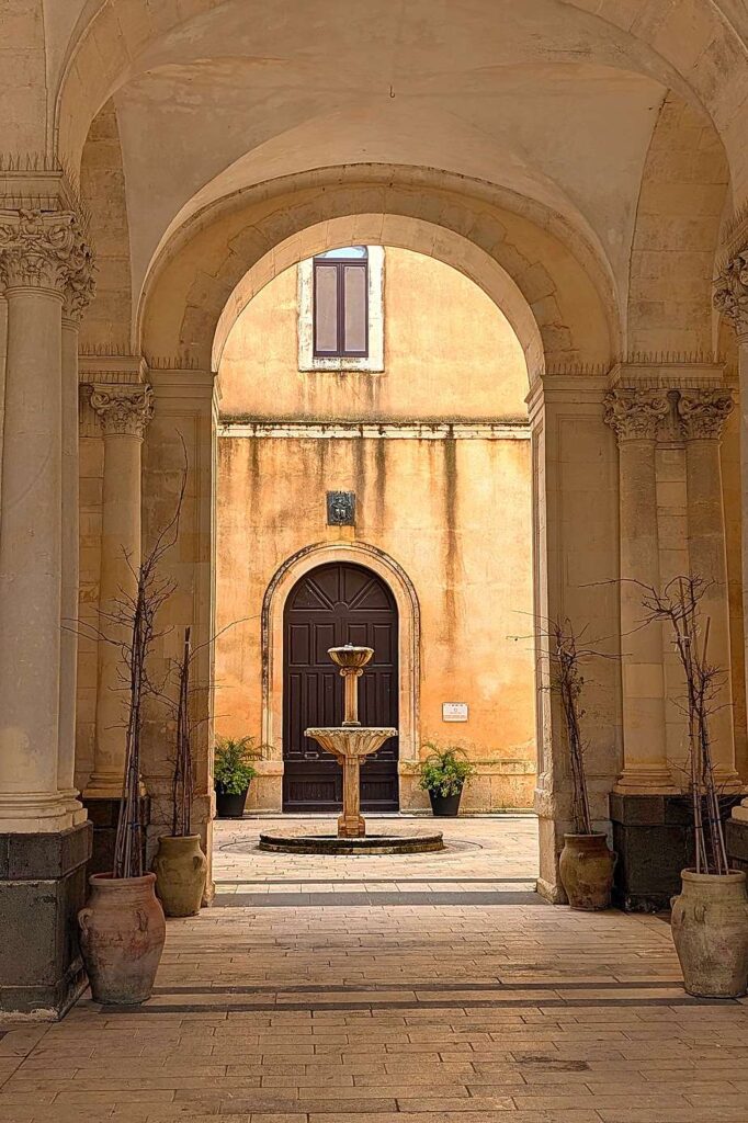 Sausage quest elicits timeworn beauty of Palazzolo Acreide